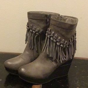 Like New Sbicca Gray Tassel Boots